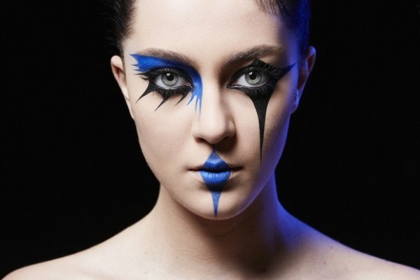 Maquiagem de carnaval azul e preto