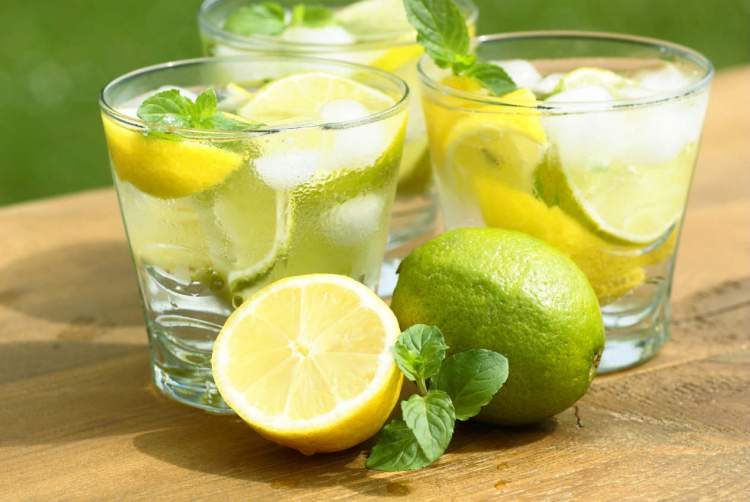 Veja como consumir o o limão para queimar gordura localizada e expulsar as toxinas do corpo