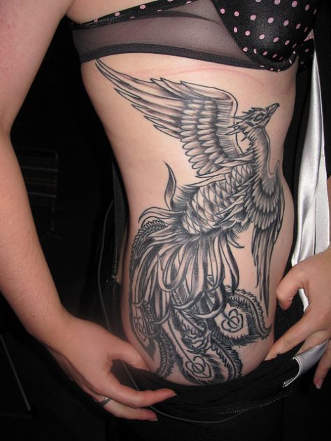 tatuagens-femininas-na-costela-20