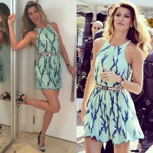 Gisele Bundchen está por dentro das tendências do Verão 2015 com vestido azul celeste ideia para você criar looks do verão