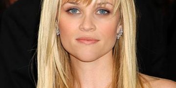 Reese Witherspoon e penteados lisos