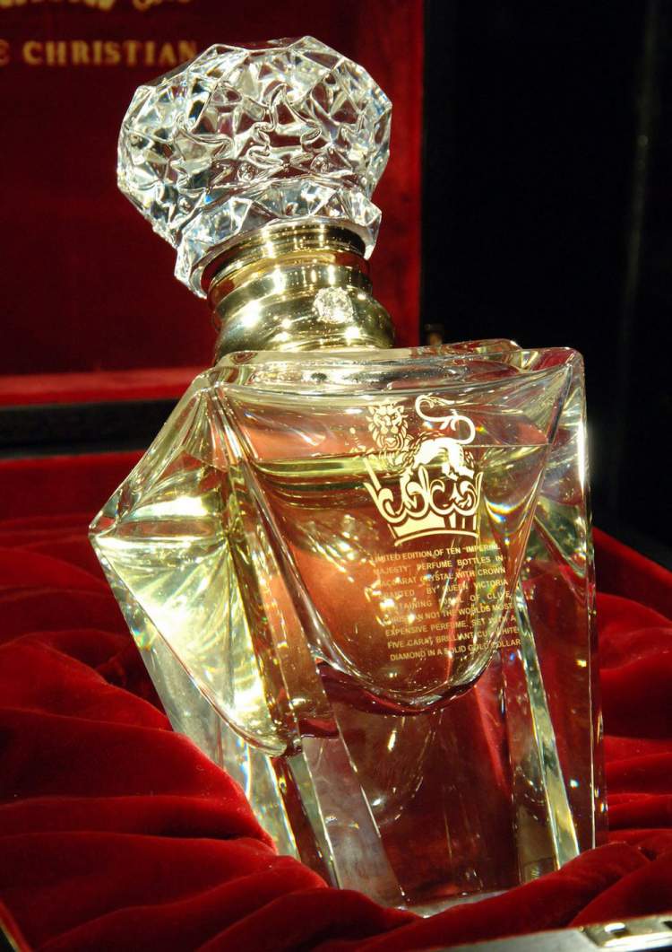 No. 1 Imperial Majesty Perfume, por Clive Christian é um dos perfumes femininos mais caros do mundo