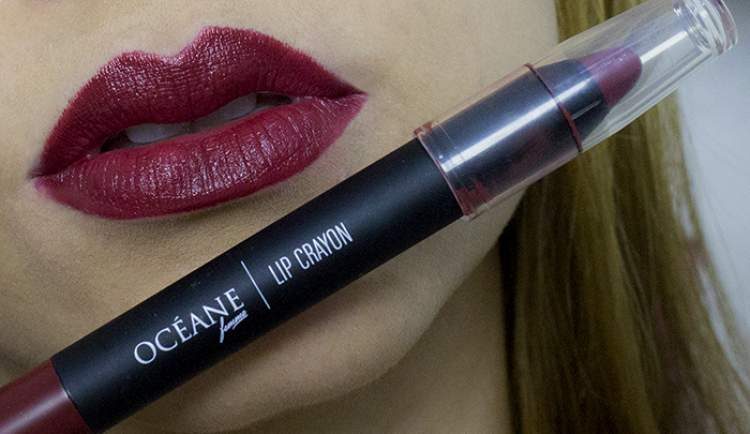 Lip Crayon Dark Red da Océane Femme é um dos itens de maquiagem baratinhos que substituem as marcas caras e importadas