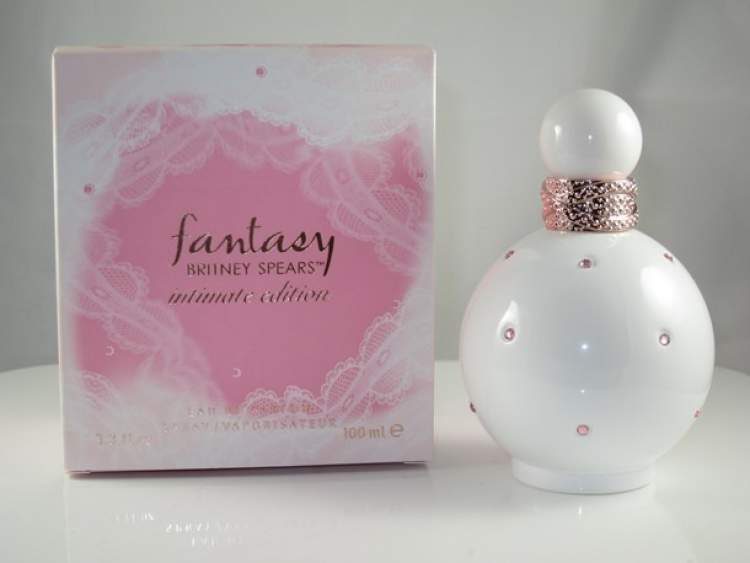 Fantasy Initimate Edition é um dos perfumes florais que fazem as mulheres se sentirem poderosas