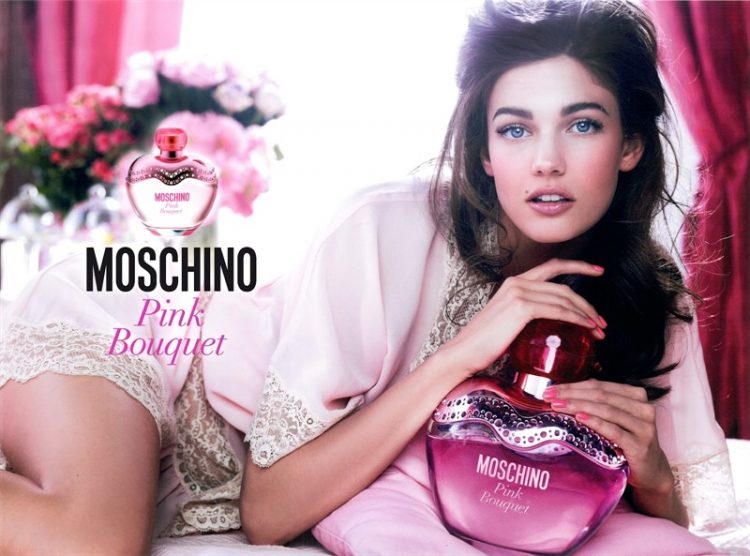 Pink Bouquet Moschino é um dos perfumes florais que fazem as mulheres se sentirem poderosas
