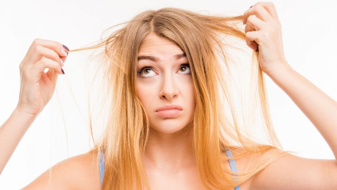 7 formas de tirar o tom alaranjado do cabelo loiro