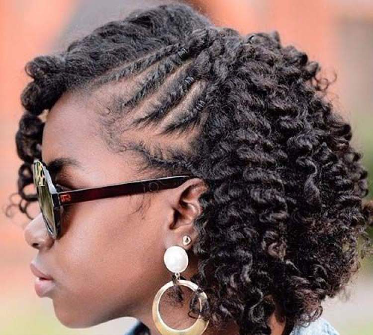 Tranças afro laterais entre os penteados para cabelos 2018