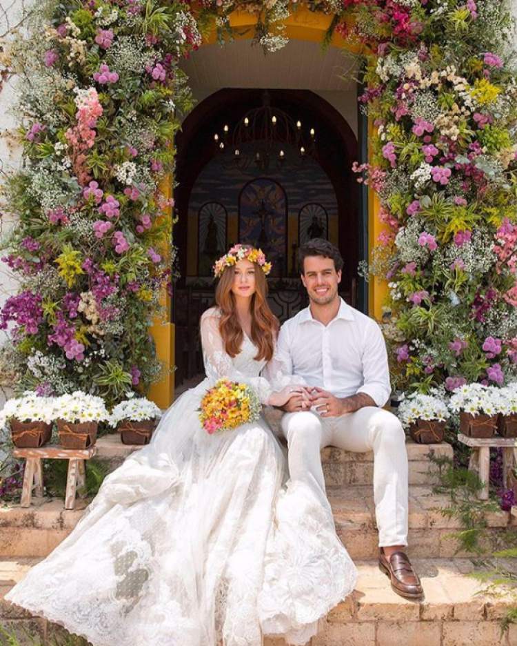As flores foram um dos grandes destaques do casamento da atriz Marina Ruy Barbosa com o piloto Xandynho Negrão.