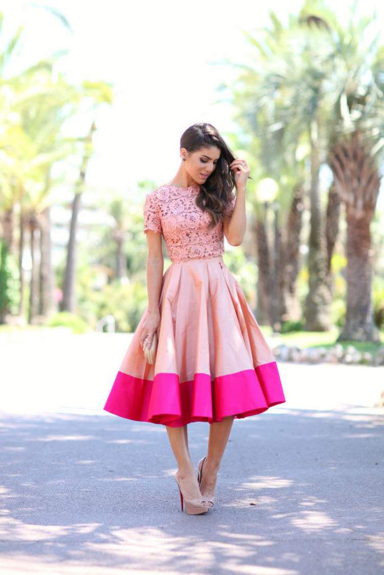 Vestido com as cores Pink Yarrow + Rosa Millennial
