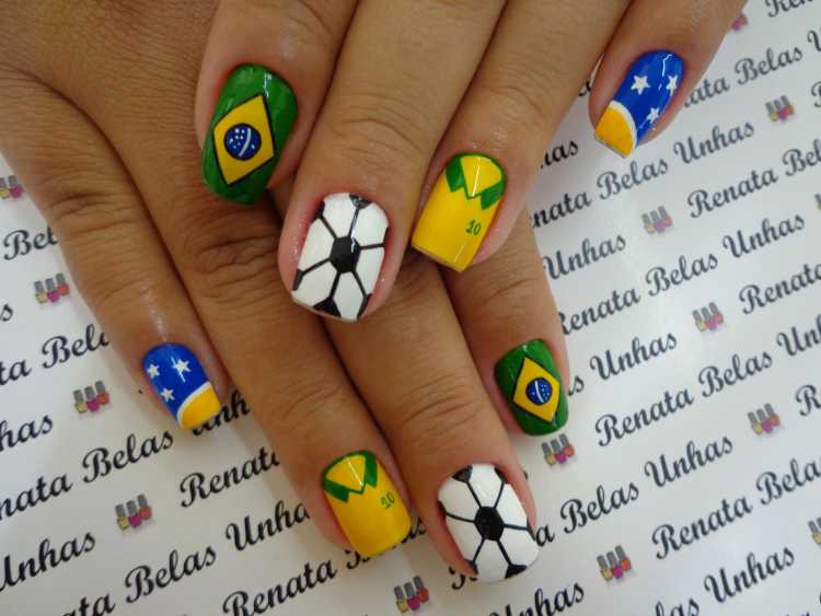 Unhas decoradas para torcer pela seleção brasileira na copa do mundo