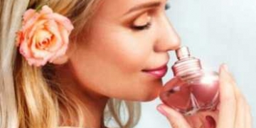 Um bom perfume, é capaz de marcar a memória dos outros a respeito de quem o usa. Confira os melhores perfumes femininos que duram na pele por até 24 horas.