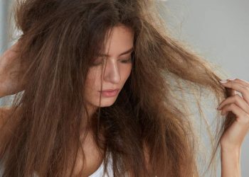 Tratamento caseiro para cabelo poroso