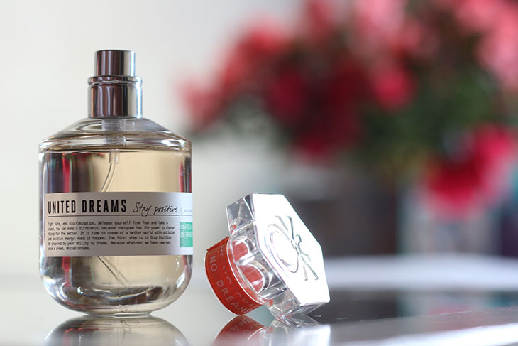 Perfume United Dreams Stay Positive de Benetton é um dos melhores perfumes femininos para usar no verão